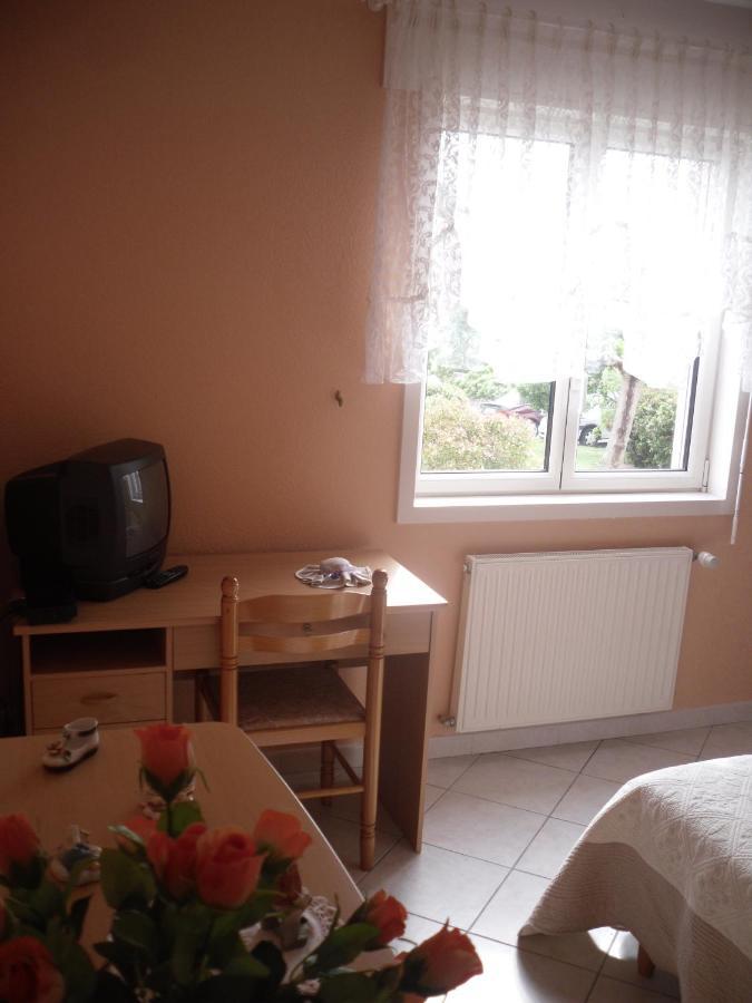 Bed and Breakfast Domaine De La Pendule Issel Exterior foto